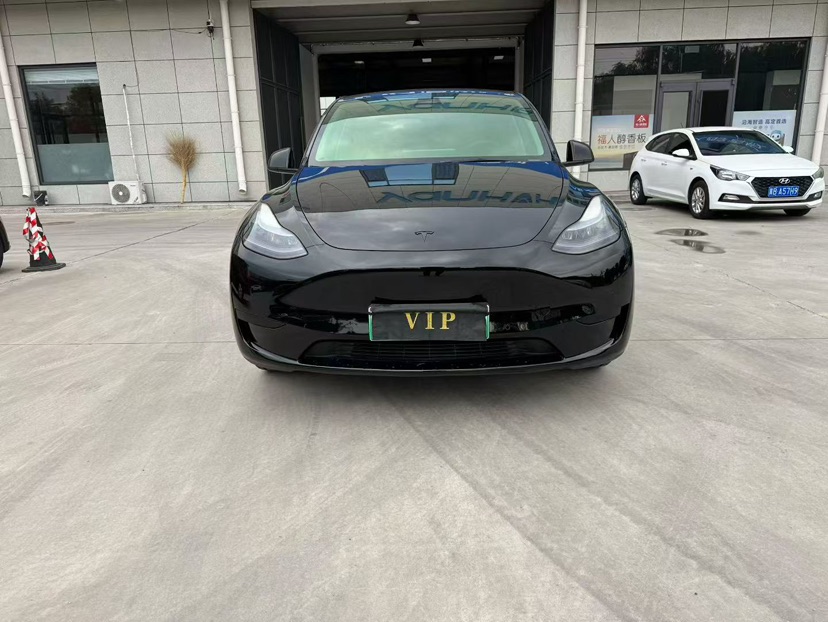 Tesla Model Y 2023 #2 Tesla Model Y 2023 car image #2