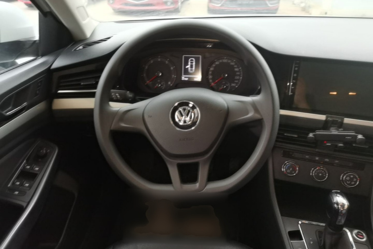 Volkswagen Bora 2019 #15 Volkswagen Bora 2019 car image #15