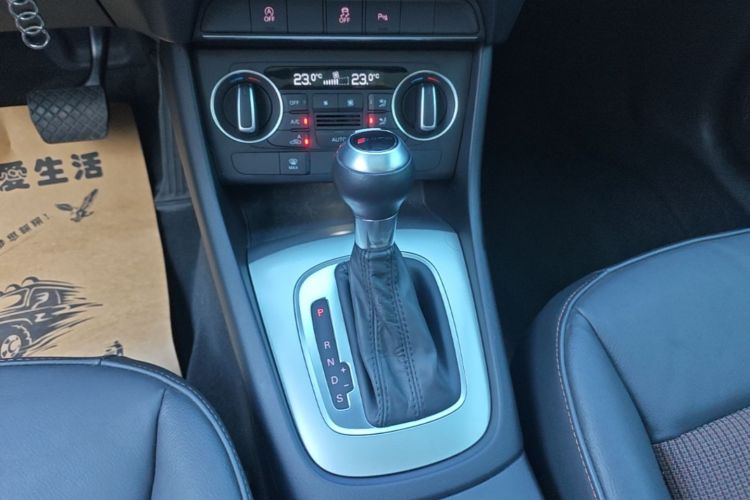 Audi Q3 2016 #14 Audi Q3 2016 car image #14