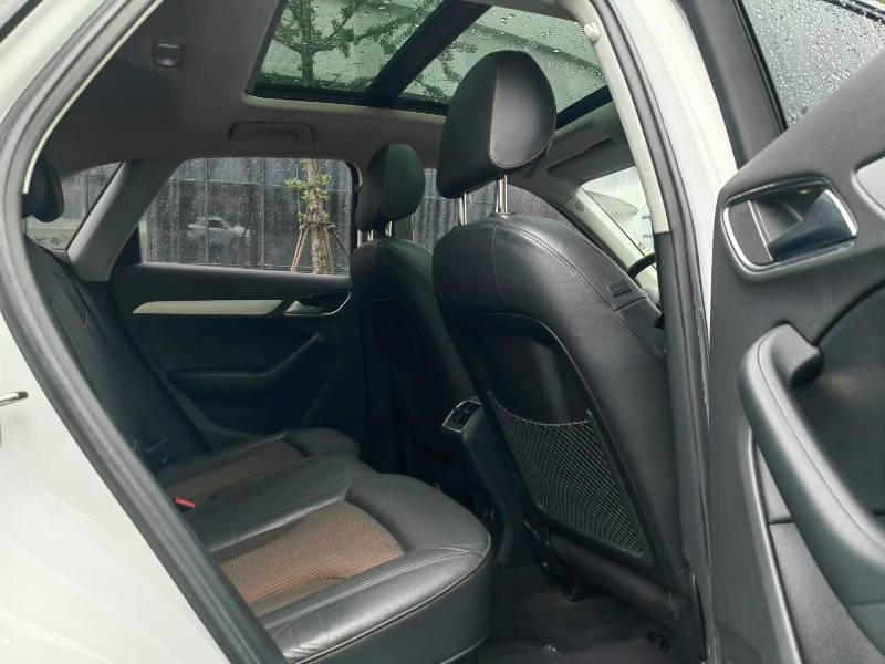 Audi Q3 2019 car image #7