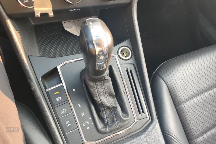 Volkswagen Lavida 2019 car image #16