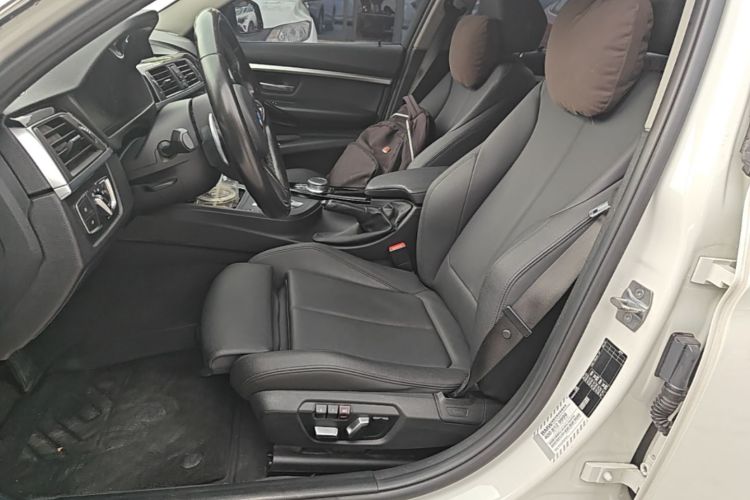 BMW 3 Series 2019 #15 BMW 3 Series 2019 car image #15