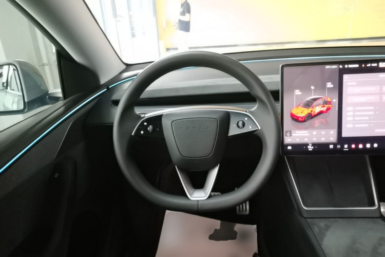 Tesla Model Y 2025 #11 Tesla Model Y 2025 immagine di auto #11