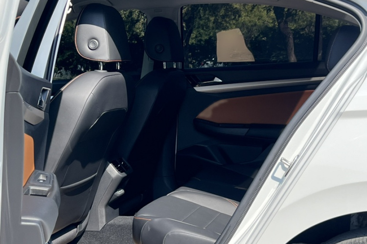 Volkswagen Bora 2024 car image #14