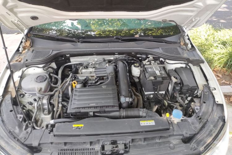 Volkswagen Golf 2023 car image #20