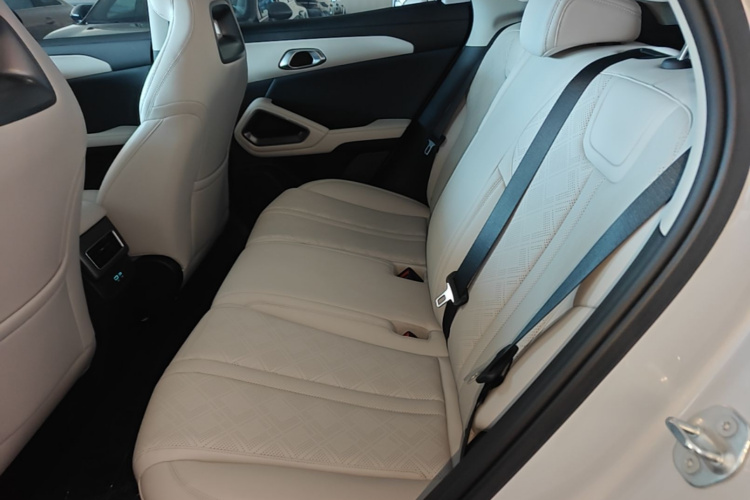 BYD YuanUP 2026 #17 BYD YuanUP 2026 image de voiture #17
