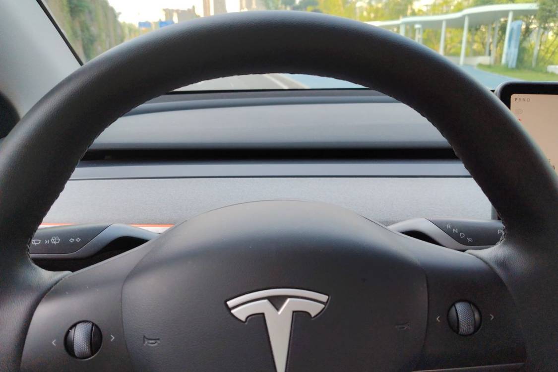 Tesla Model Y 2024 #24 Tesla Model Y 2024 immagine di auto #24