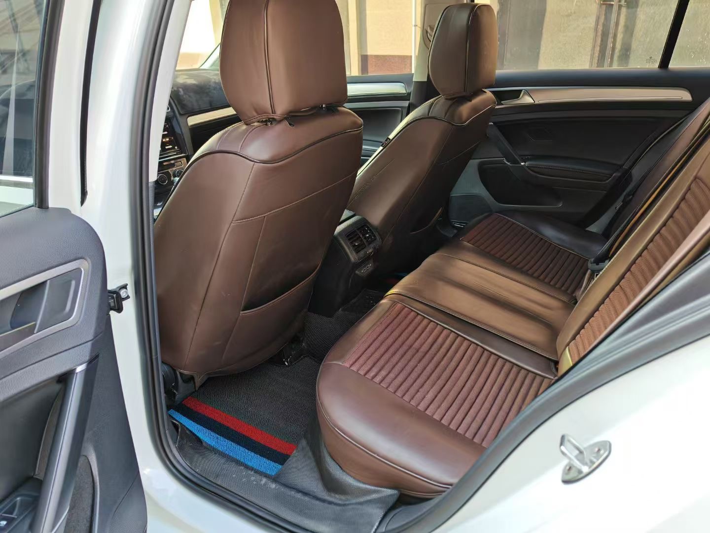 Volkswagen Golf 2018 car image #7