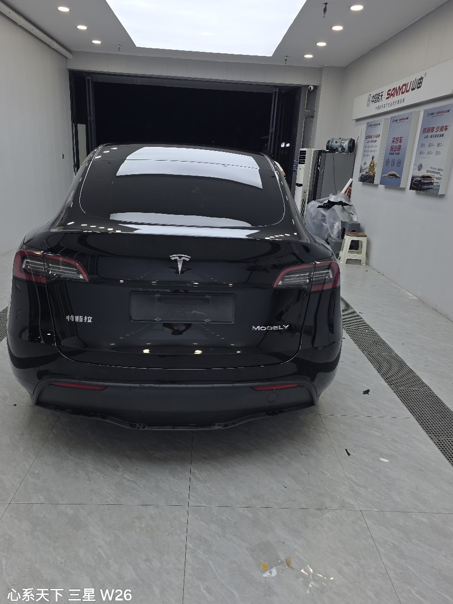 Tesla Model Y 2021 #7 Tesla Model Y 2021 car image #7