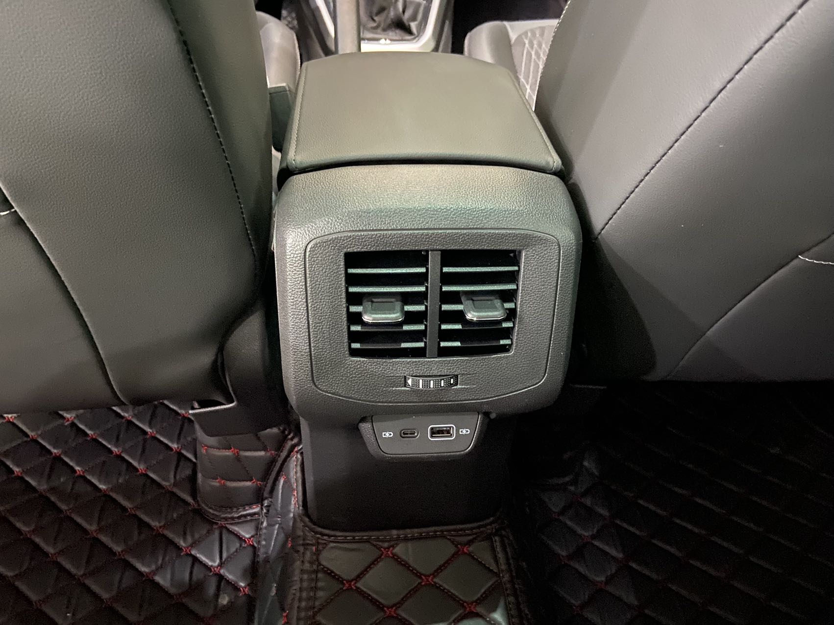 Volkswagen T-Cross 2022 изображение автомобиля #14