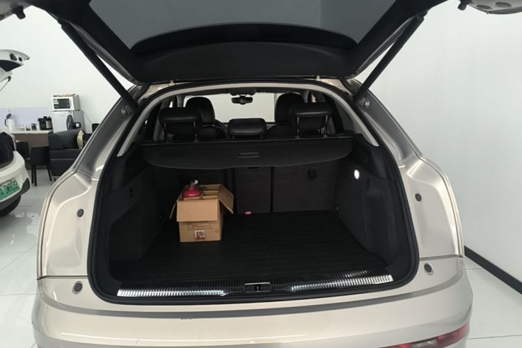 Audi Q3 2017 #19 Audi Q3 2017 car image #19