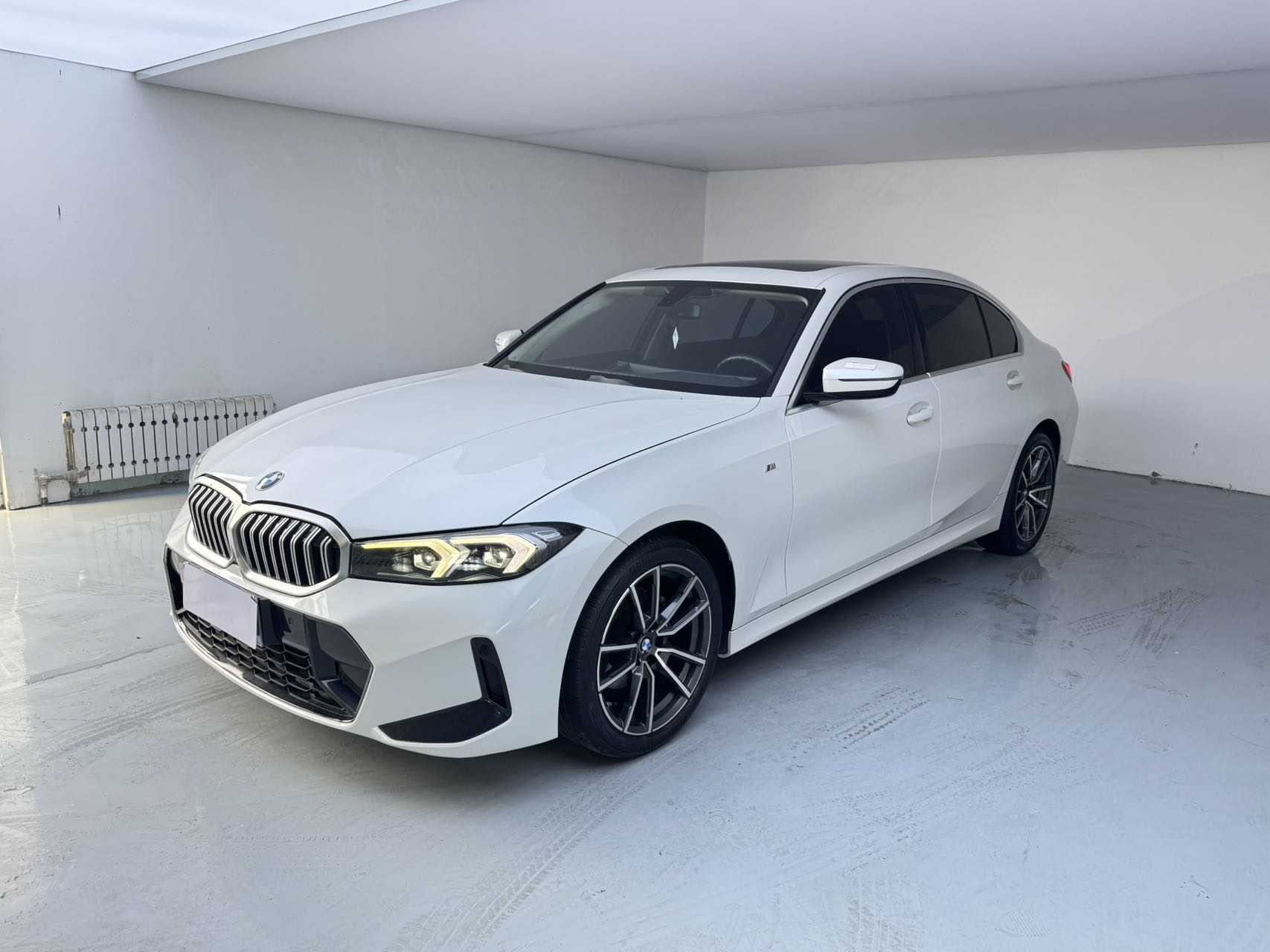 BMW 3 Series 2023 car image 