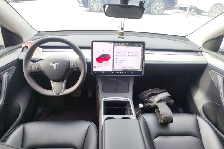 Tesla Model Y 2024 #10 Tesla Model Y 2024 car image #10