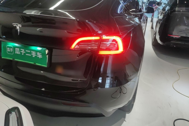 Tesla Model Y 2022 #8 Tesla Model Y 2022 car image #8