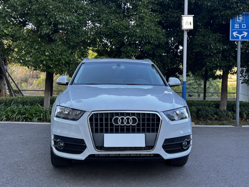 Audi Q3 2013 #2 Audi Q3 2013 car image #2