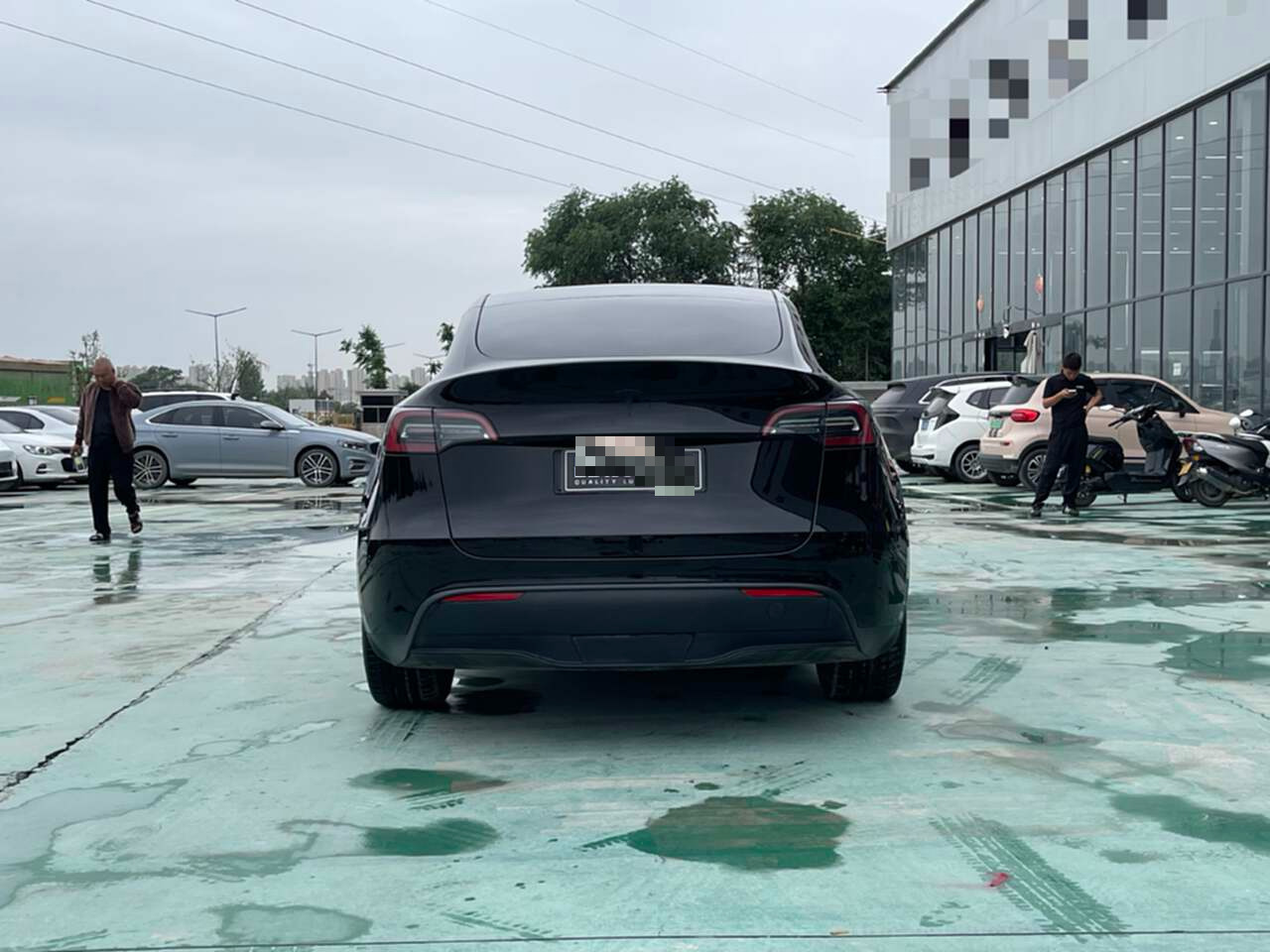 Tesla Model Y 2022 #5 Tesla Model Y 2022 car image #5