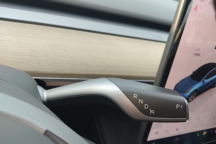 Tesla Model Y 2023 #18 Tesla Model Y 2023 car image #18