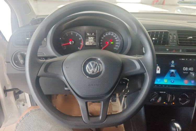 Volkswagen Polo 2018 car image #15
