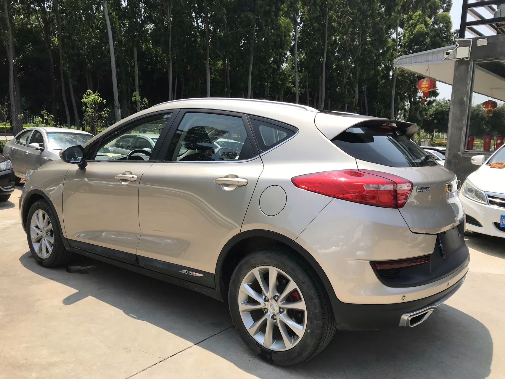 GEELY Emgrand GS 2017 car image #7