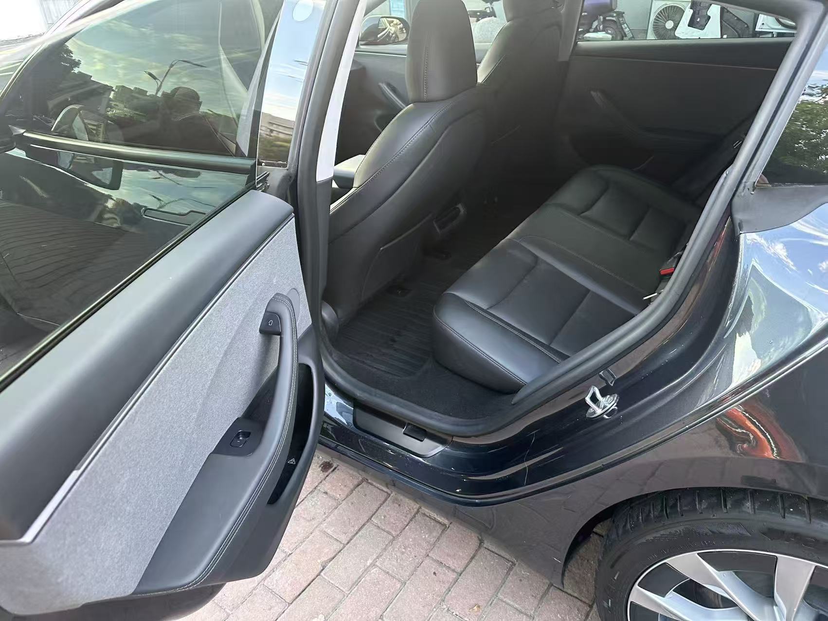 Tesla Model 3 2025 car image #4