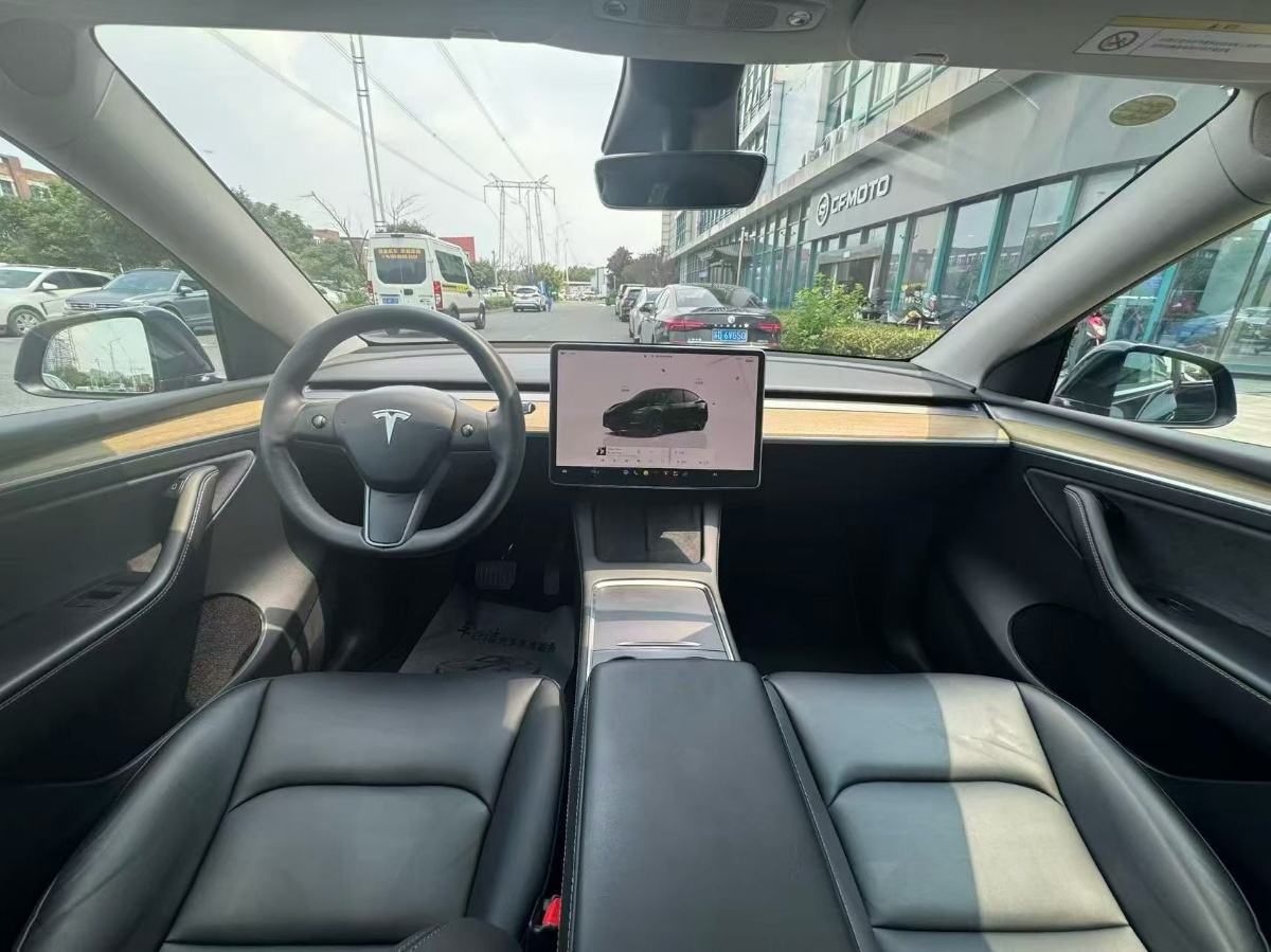 Tesla Model Y 2022 #2 Tesla Model Y 2022 car image #2