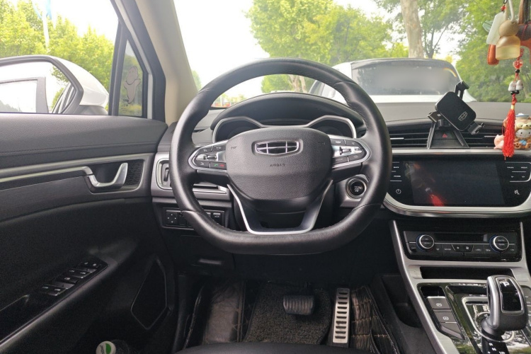 GEELY Emgrand GS 2019 car image #11