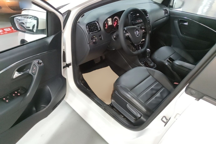 Volkswagen Polo 2016 #16 Volkswagen Polo 2016 car image #16