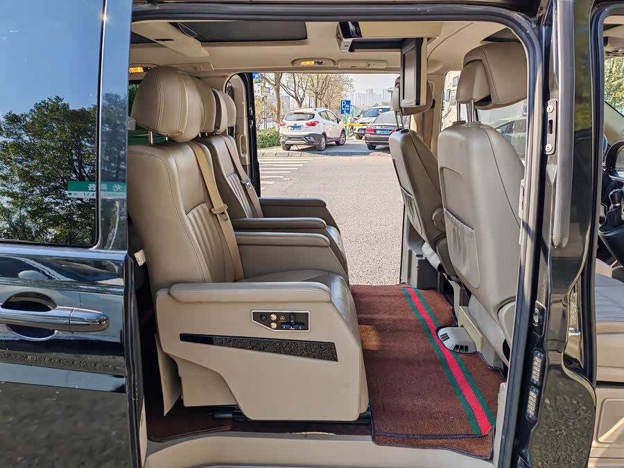 奔驰 唯雅诺 2013 汽车图片 #24