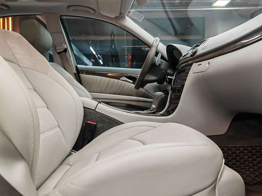 Mercedes-Benz E AMG 2008 immagine di auto #24