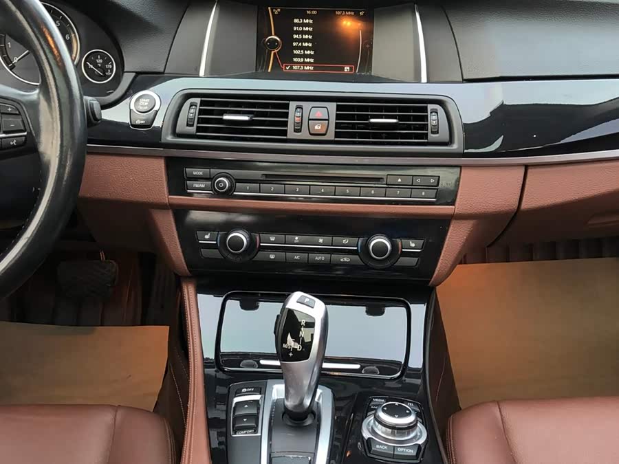 BMW 5 Series (Imported) 2014 car image #24