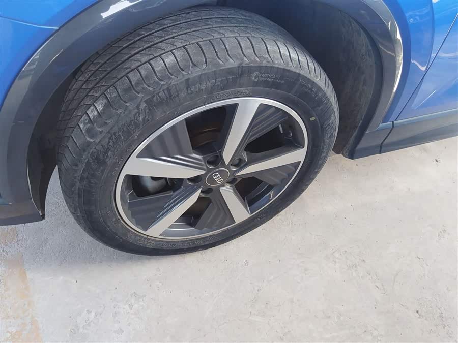 Audi Q2L e-tron 2020 car image #24