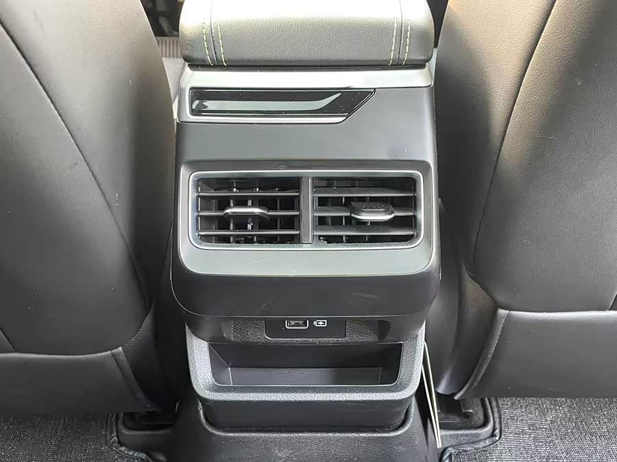 GEELY Monjaro MHEV 2024 car image #24