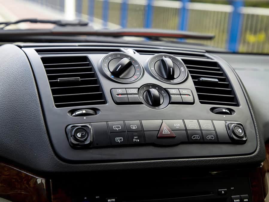 奔驰 唯雅诺 2013 汽车图片 #24