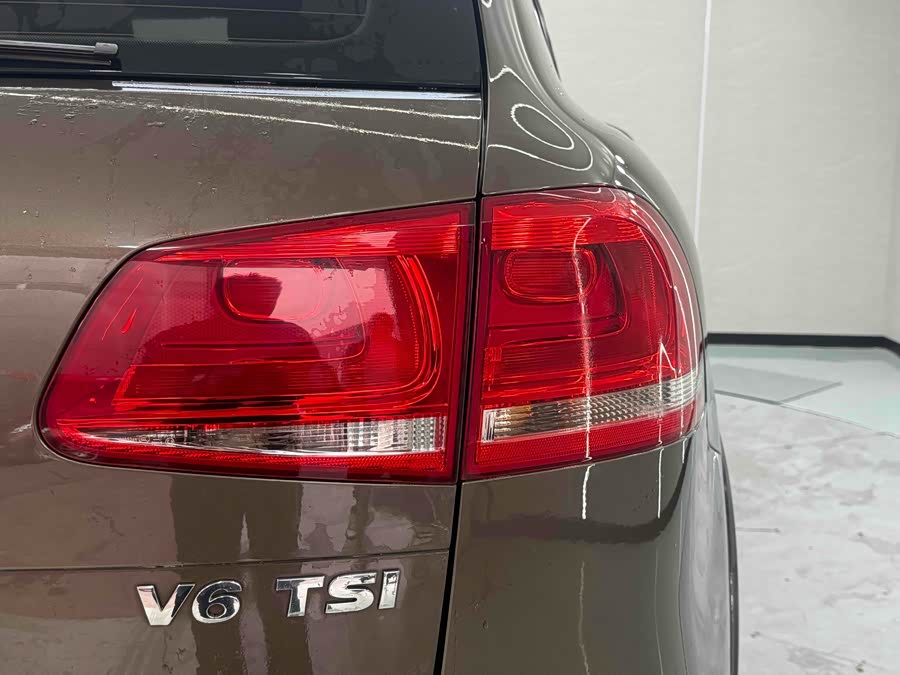 Volkswagen Touareg 2014 car image #24