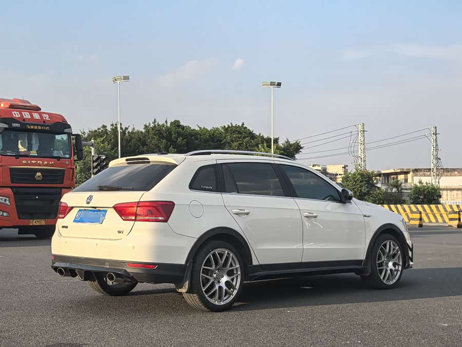 Volkswagen Cross Lavida 2014 immagine di auto #24