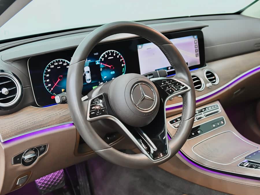 Mercedes-Benz E Class New Energy 2021 car image #24
