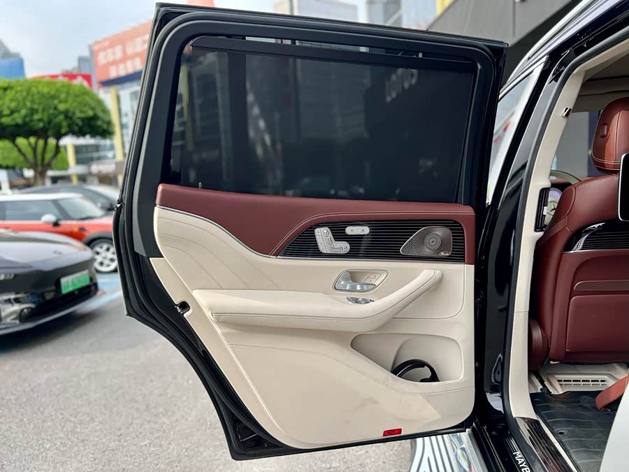 Mercedes-Benz Maybach GLS 2024 صورة سيارة #24