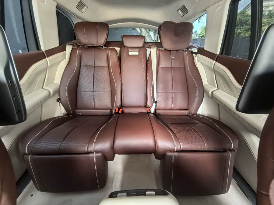 Mercedes-Benz Maybach GLS 2021 car image #24