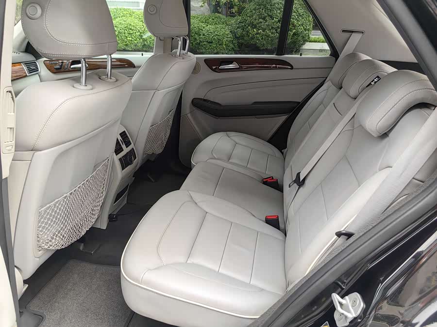 Mercedes-Benz M Class 2012 car image #24