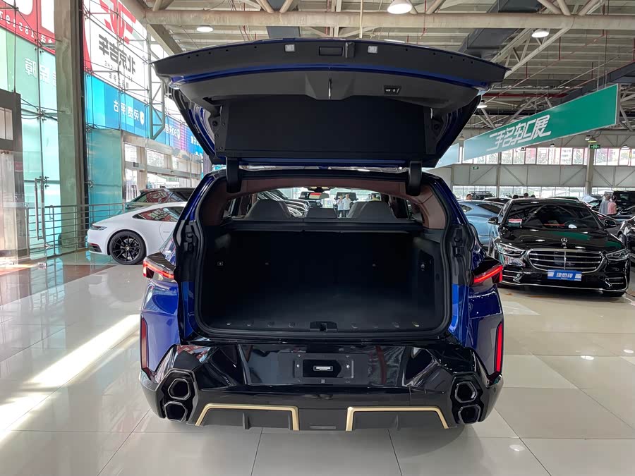 BMW XM 2024 immagine di auto #24