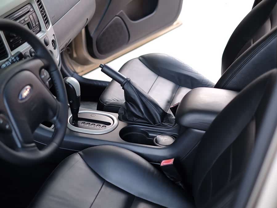 Ford Escape (Imported) 2007 immagine di auto #24