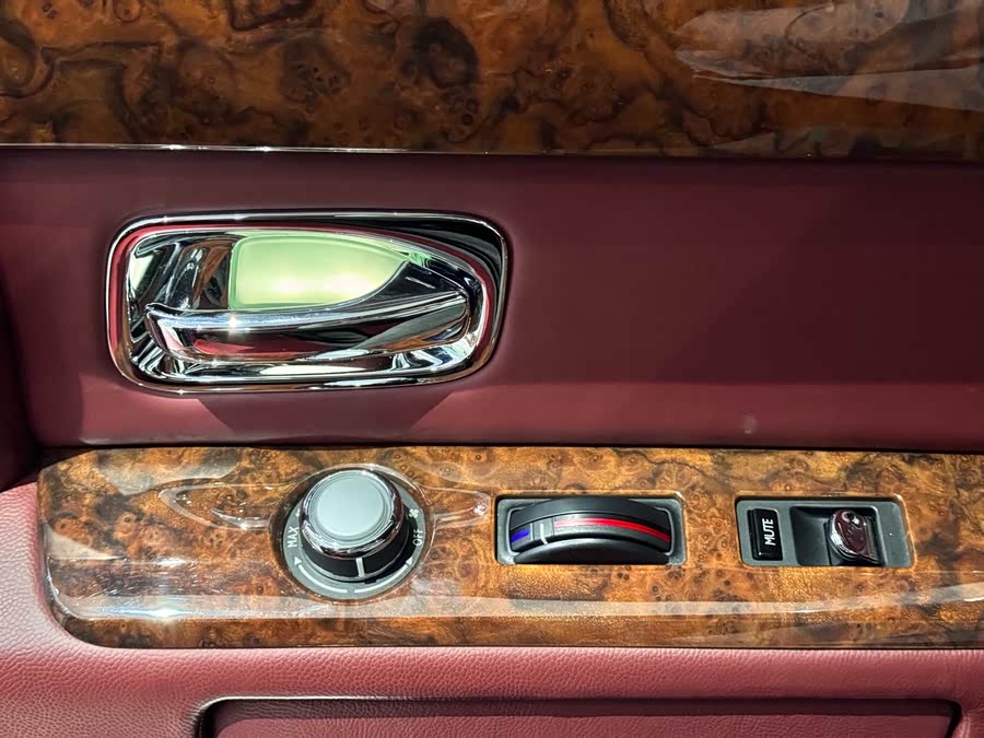 劳斯莱斯 幻影 2011 #24 劳斯莱斯 幻影 2011 汽车图片 #24