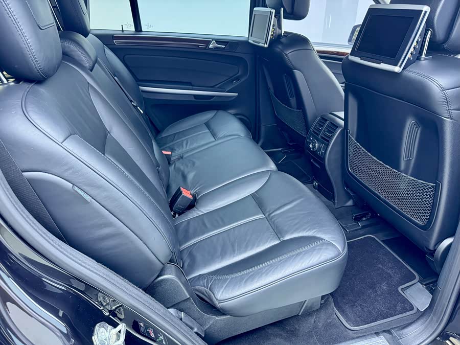 Mercedes-Benz GL Class 2011 car image #24