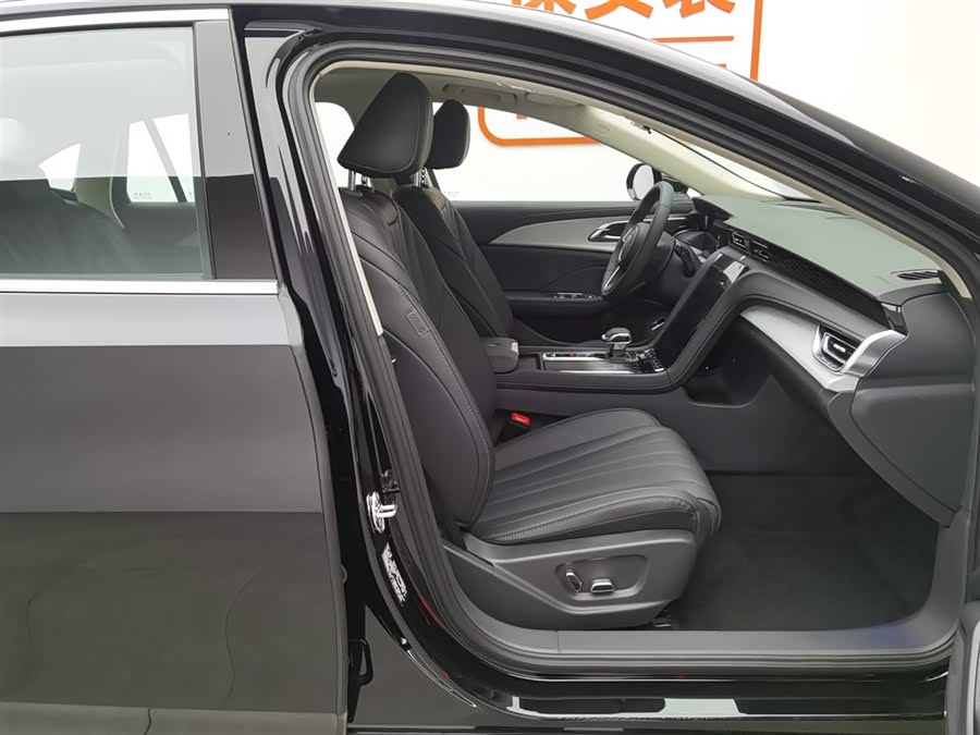 HongQi H5 PHEV 2025 #24 HongQi H5 PHEV 2025 car image #24