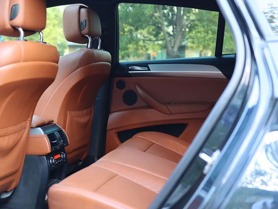 BMW X6 M 2012 car image #24