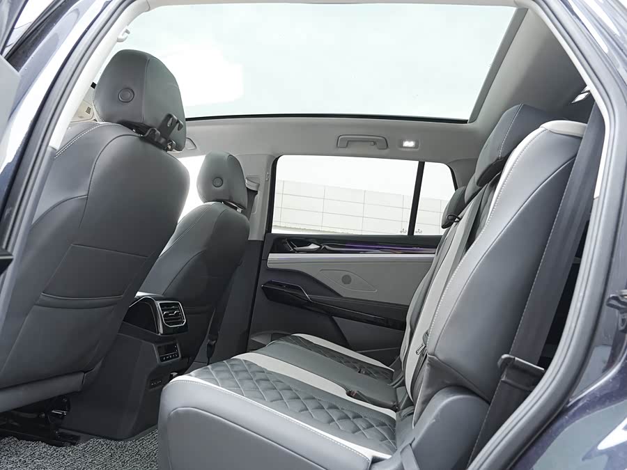 Volkswagen ID.6 Crozz 2023 immagine di auto #24