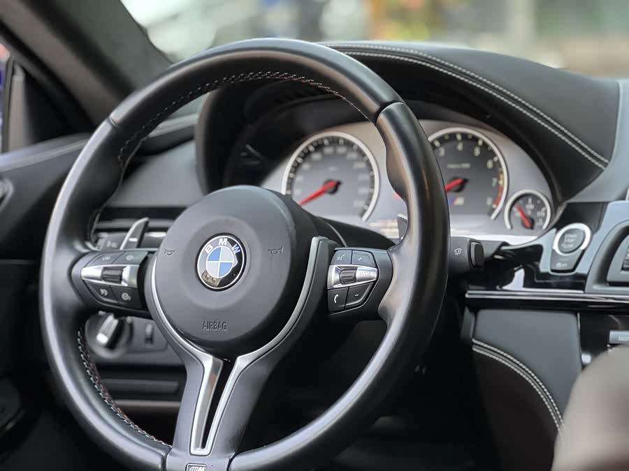 BMW M6 2015 car image #24
