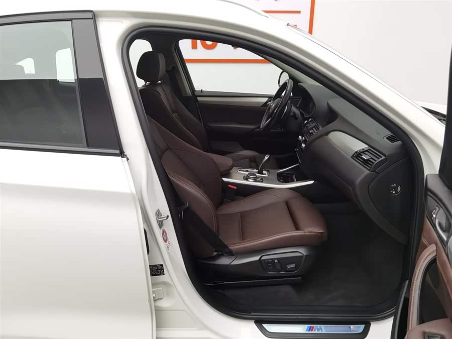 BMW X4 2017 car image #24