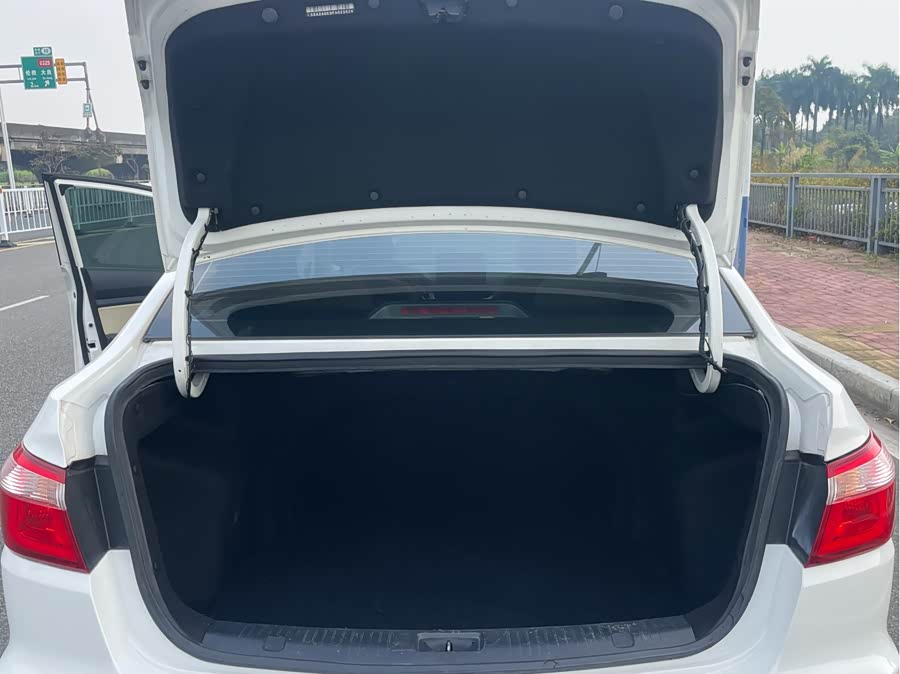 Changan Alsvin V7 2015 car image #24