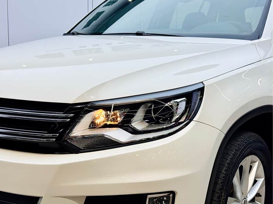 Volkswagen Tiguan 2015 car image #24